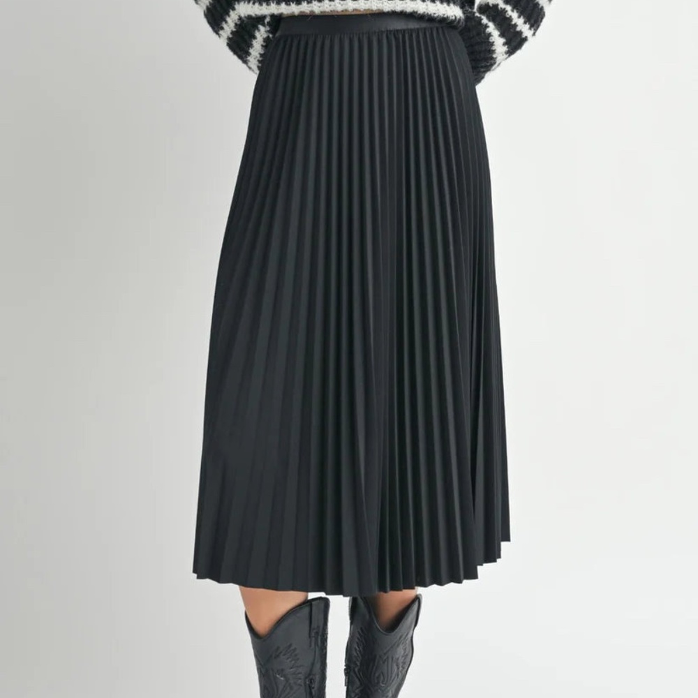 FULL OF CHARM PLEATED MIDI SKIRT